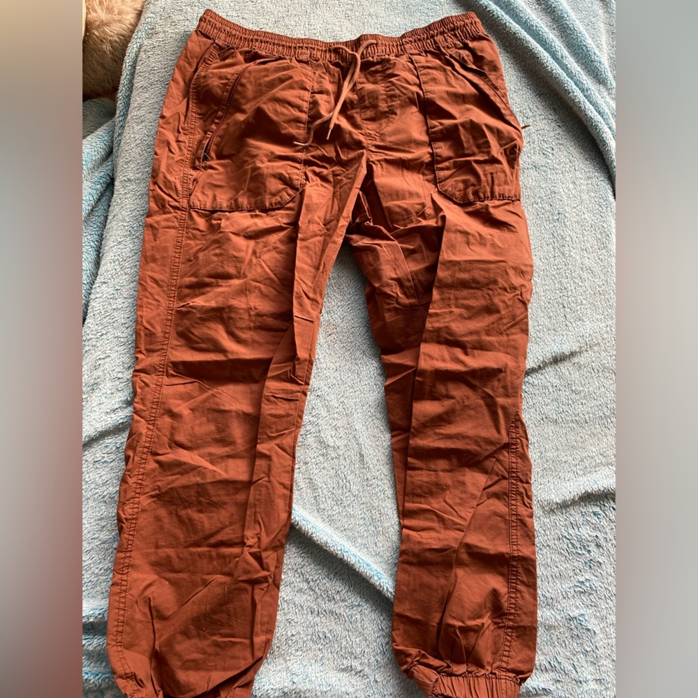 Brown no boundaries ankle jogger pants size 36-38